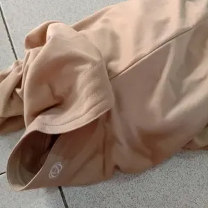 M***