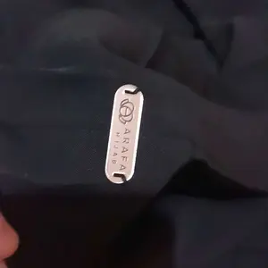 N***